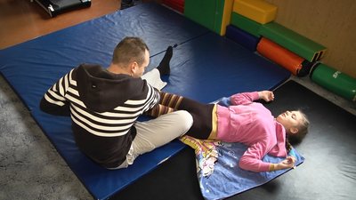 Комплексна реабілітація: в Житомирі відновили зайняття в очному режимі для дітей з інвалідністю Комплексна реабілітація: в Житомирі відновили зайняття в очному режимі для дітей з інвалідністю
