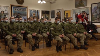 У Черкасах представили виставку живопису та скульптури про події на сході України