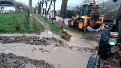 В одному з сіл на Закарпатті через негоду підтопило три подвір'я