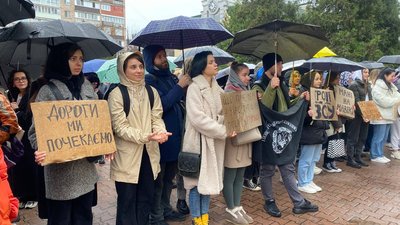 Йой, пане мер, а у нас тут ціла площа: у Черкасах відбулася акція "Гроші на ЗСУ" Йой, пане мер, а у нас тут ціла площа: у Черкасах відбулася акція "Гроші на ЗСУ"