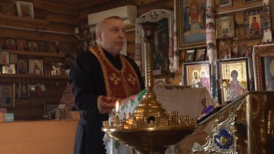 Збирає на теплий одяг для бійців: священник з Черкас навчився виготовляти іграшки, аби підтримати ЗСУ Збирає на теплий одяг для бійців: священник з Черкас навчився виготовляти іграшки, аби підтримати ЗСУ