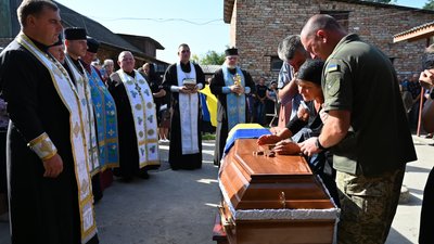 Прощання із загиблим військовим Романом Яцковим