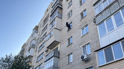 "Коли у Херсоні б'ють КАБи, приймаємо по 40 заявок в день". Як комунальна служба ліквідовує наслідки обстрілів "Коли у Херсоні б'ють КАБи, приймаємо по 40 заявок в день". Як комунальна служба ліквідовує наслідки обстрілів