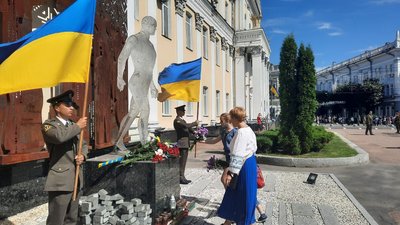 Житомиряни пройшлися вулицями міста патріотичною ходою "Твоя громадянська свідомість" Житомиряни пройшлися вулицями міста патріотичною ходою "Твоя громадянська свідомість"