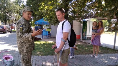 Бійця з Прикарпаття нагородили медаллю "За поранення" Бійця з Прикарпаття нагородили медаллю "За поранення"