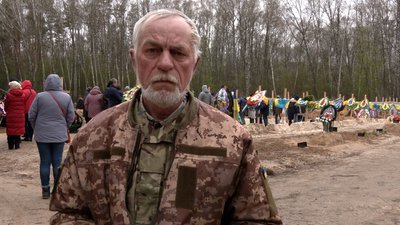 «Загинули в боротьбі з нечистою силою»: у Ялівщині поховали захисників Чернігова «Загинули в боротьбі з нечистою силою»: у Ялівщині поховали захисників Чернігова