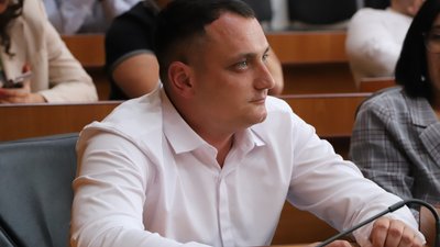 В Ужгородській міськраді обрали нового секретаря. Ним став депутат Ігор Чорній