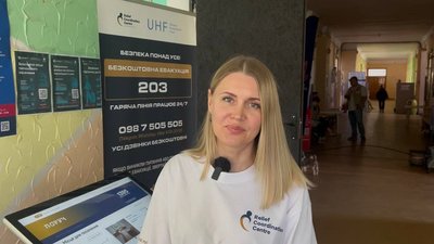 "Загинула кума. Їм прямо в будинок прилетів "шахед": евакуйовані з Васильківки про життя у прифронтовому селищі
