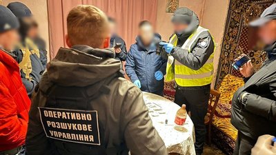 На Закарпатті затримали групу людей за підозрою у збуті наркотиків