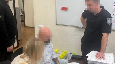 ДБР, ліжка для військових, посадовець, підозра