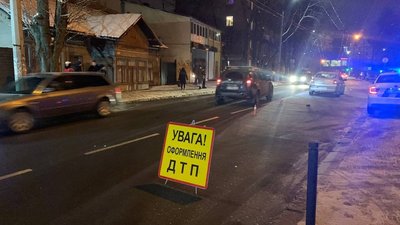 На Прикарпатті у ДТП потрапили кияни. Травмувалися три людини, серед них — 3-річна дитина