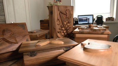 Черкасець виготовляє унікальні роботи із дерева Черкасець виготовляє унікальні роботи із дерева