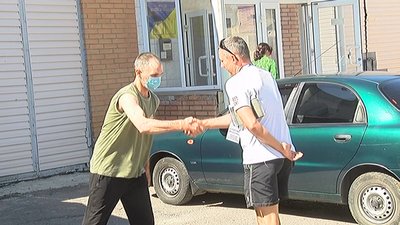"60 грн добових". У Сумах волонтери допомагають звільненим з тюрми дістатися дому "60 грн добових". У Сумах волонтери допомагають звільненим з тюрми дістатися дому