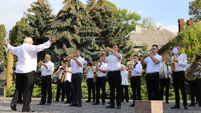 Пам'ять полеглих захисників України вшанували в Ужгороді Пам'ять полеглих захисників України вшанували в Ужгороді
