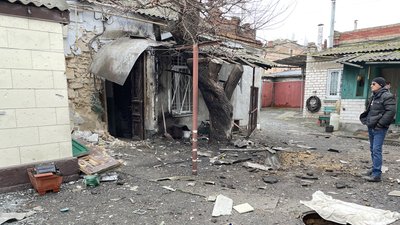 Зруйнований будинок, обстріли, старе місто, Херсон