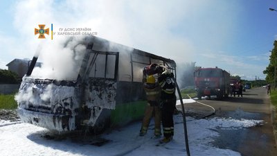 У Харкові згоріла маршрутка, травмованих немає — ДСНС