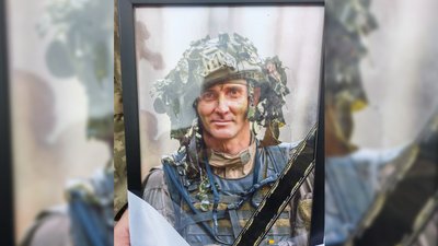 На Чернігівщині в останню путь провели двох військових ЗСУ, які загинули на Донеччині