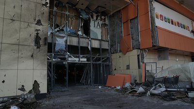 Удар по ТРЦ «Мануфактура у Сумах: ліквідація наслідків