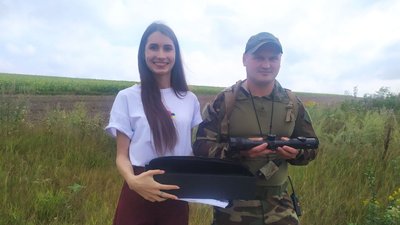 Продавала картини: вінничанка придбала тепловізійний приціл для захисників