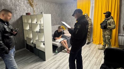 Правоохоронці проводять затримання