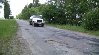 Ремонт дороги у громаді на Житомирщині: тендер на 319 мільйонів гривень призупинили