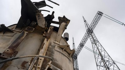 РФ била по енергообʼєкту та вежах мобільного звʼязку у Корюківському районі 