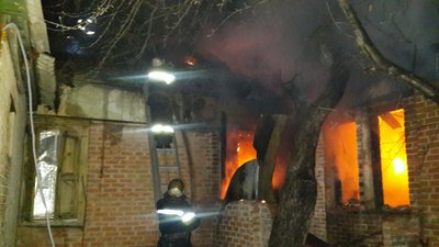 На Харківщині горів житловий будинок: загинув чоловік