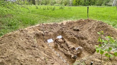 На Житомирщині шукачі монет допомогли знайти останки вісьмох солдатів Червоної армії На Житомирщині шукачі монет допомогли знайти останки вісьмох солдатів Червоної армії