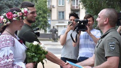 Весілля на передовій: на Донеччині одружилися дві пари військових з волинської бригади Весілля на передовій: на Донеччині одружилися дві пари військових з волинської бригади