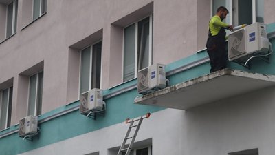 Тепло для породіль та новонароджених. В Охтирській лікарні встановлюють незалежне опалення Тепло для породіль та новонароджених. В Охтирській лікарні встановлюють незалежне опалення
