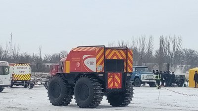 "Гасили" пожежу та "рятували людей". На Одещині пройшли навчання ДСНС України та Румунії "Гасили" пожежу та "рятували людей". На Одещині пройшли навчання ДСНС України та Румунії