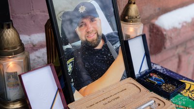 У Запоріжжі відкрили меморіальну дошку на честь загиблого Олексія Сілкіна