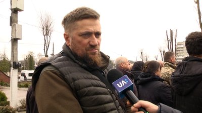 У Житомирі попрощалися з десантниками Дмитром Яковцем та Дмитром Кановою У Житомирі попрощалися з десантниками Дмитром Яковцем та Дмитром Кановою