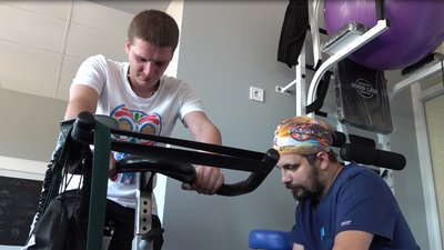 Мотивує футболом: як черкаський реабілітолог відновлює бійців Мотивує футболом: як черкаський реабілітолог відновлює бійців