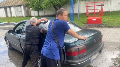 На Хмельниччині «гастролери» обікрали 18-річного юнака - поліція