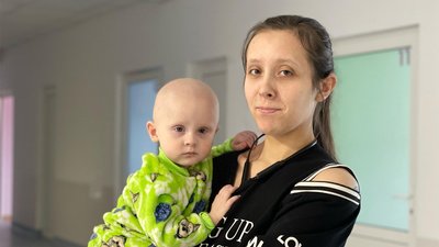 У Львові медики видалили однорічній дитині ракову пухлину