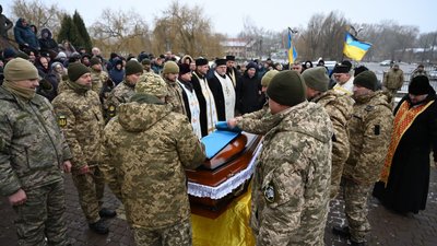 На Тернопільщині попрощалися із загиблим військовослужбовцем Антоном Антощуком На Тернопільщині попрощалися із загиблим військовослужбовцем Антоном Антощуком