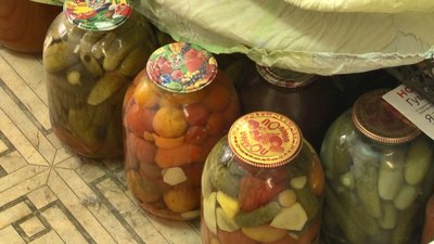 Щодня відправляють посилки на фронт: як канівчани волонтерять дев’ять років Щодня відправляють посилки на фронт: як канівчани волонтерять дев’ять років