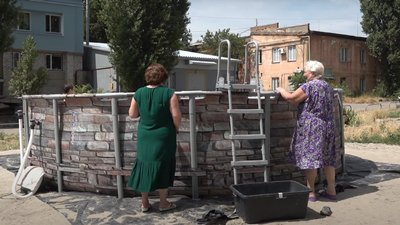 Платний басейн у дворі багатоповерхівки в Харкові. "Жилкомсервіс" склав на власника протокол