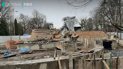 "Вилізли з-під землі": що відбувається на будівництві підземель у парку "Вилізли з-під землі": що відбувається на будівництві підземель у парку