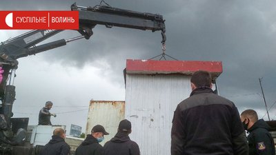 На луцькому ринку за 10 днів знесли майже 20 яток На луцькому ринку за 10 днів знесли майже 20 яток