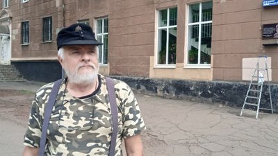 Житель Кривого Рогу власноруч “перейменував” вулицю Ватутіна на Шухевича Житель Кривого Рогу власноруч “перейменував” вулицю Ватутіна на Шухевича