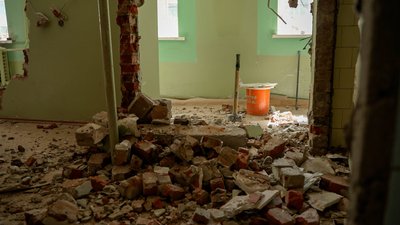 У Чернігові ветерани війни на протезах ремонтують приміщення для простору "Серцевір" У Чернігові ветерани війни на протезах ремонтують приміщення для простору "Серцевір"