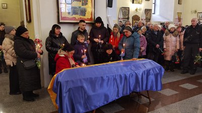 У Полтаві прощаються з воїном Віктором Сологубом