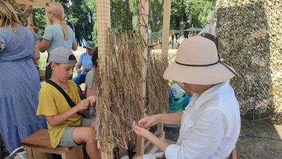 У черкаській Долині троянд пройшов благодійний мініфест У черкаській Долині троянд пройшов благодійний мініфест