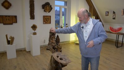 Зазвичай, створюючи вироби, Віктор Боркута залишає натуральний колір дерева Зазвичай, створюючи вироби, Віктор Боркута залишає натуральний колір дерева