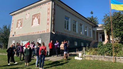 На Тернопільщині батьки школярів судяться з міськрадою: діти другий тиждень не ходять на навчання