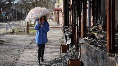 Херсон, вулиця, дівчина, парасолька, погода