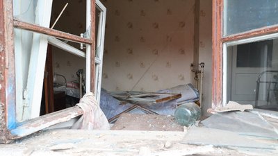 В адмінбудівлі на півдні Харкова загасили пожежу, що виникла після російського обстрілу В адмінбудівлі на півдні Харкова загасили пожежу, що виникла після російського обстрілу