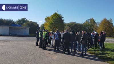 У Степанівці люди мітингують проти підвищення цін на міжміських маршрутах (ФОТО) У Степанівці люди мітингують проти підвищення цін на міжміських маршрутах (ФОТО)